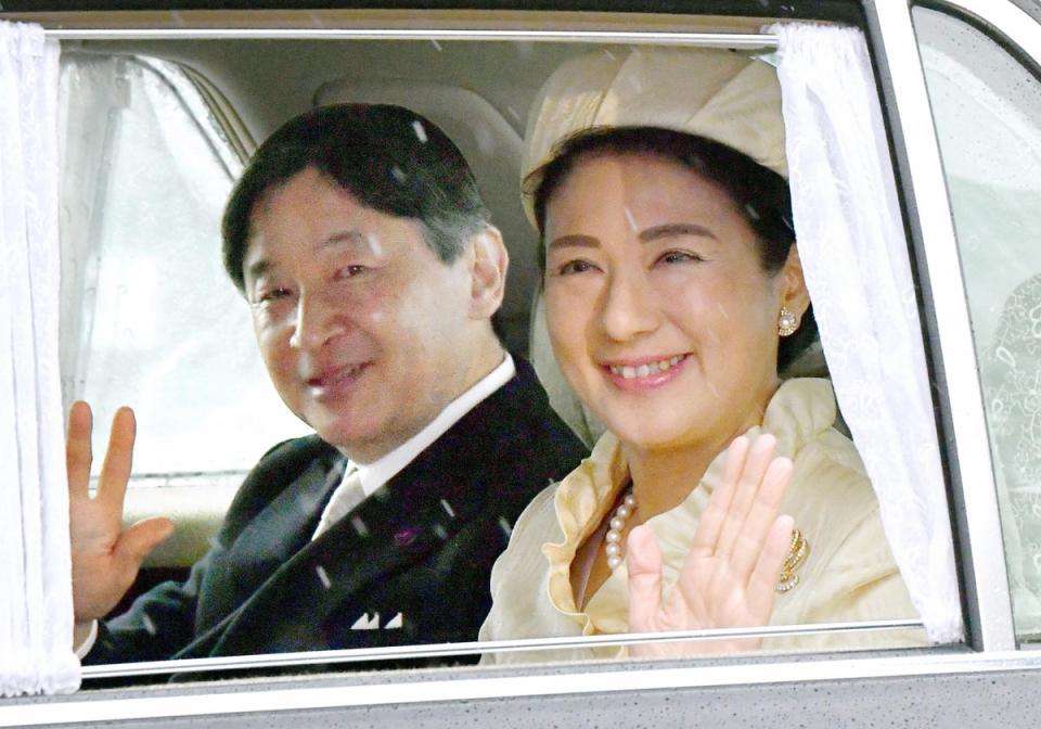 Crown Prince Naruhito and crown princess Michiko are seen arriving at the Imperial Palace to attend the diamond wedding ceremony of emperor Akihito and empress Michiko (The Asahi Shimbun via Getty Images)