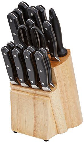 3) AmazonBasics Premium 18-Piece Kitchen Knife Block Set