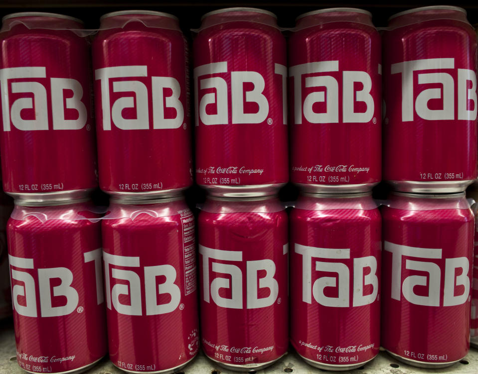 Cans of Tab.