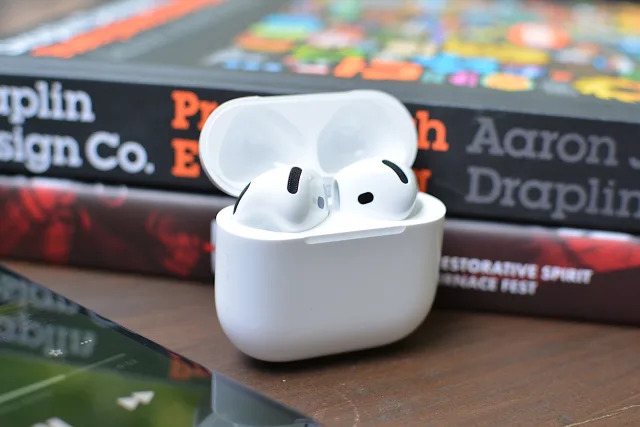 Apple AirPods 4