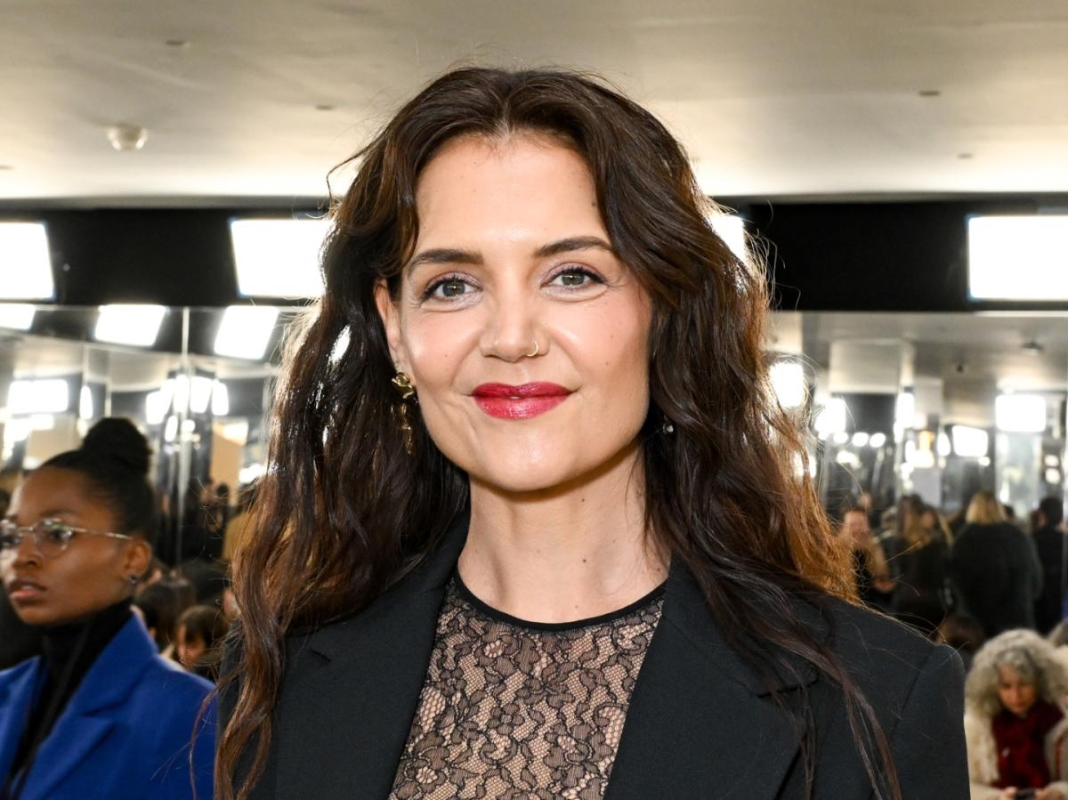 Katie Holmes's Messy Bun Is My Laptop-Closed Look for the Rest of the Year  — See Photos