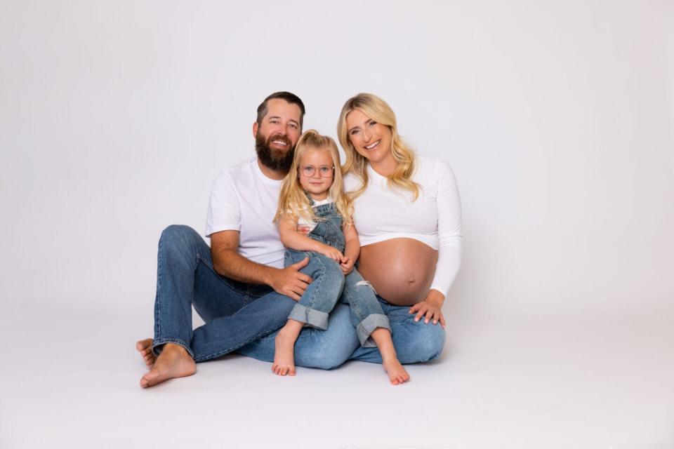 Jasmine Roth with husband Brett Roth and daughter Hazel
