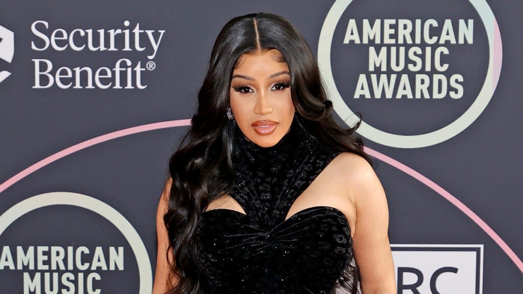 Cardi B Throws Microphone at Fan Who Threw Drink on Her During Concert  (Video)