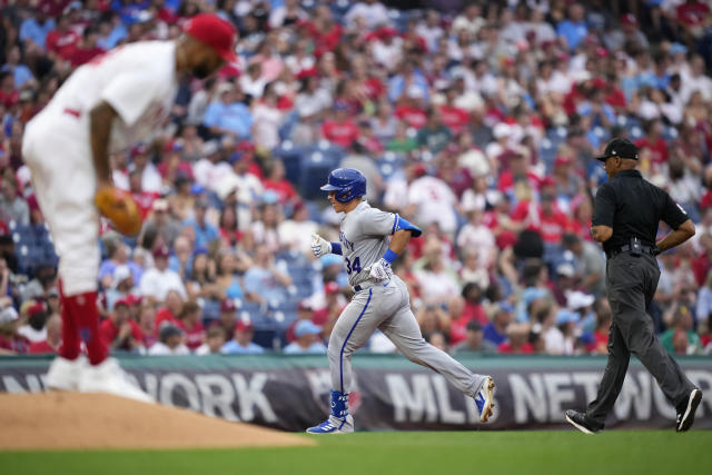 Turner flips boos to cheers with 9th-inning homer to help Phillies