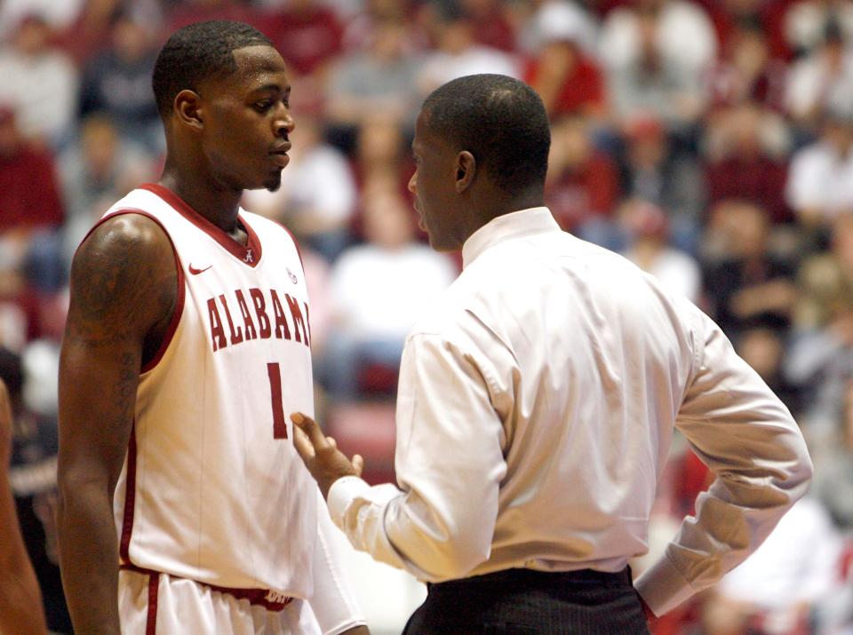 Alabama Coach Anthony Grant talks to Alabama's JaMychal Green (1) in the second half of a NCAA college basketball game in Tuscaloosa, Ala., Saturday, Feb. 25, 2012. (The Tuscaloosa News/Robert Sutton)