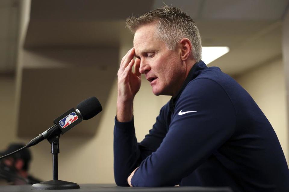 Steve Kerr makes his emotional statement before the Warriors’ playoff game in Dallas.