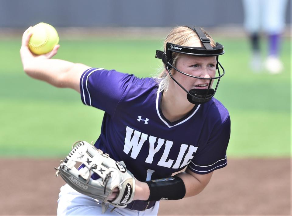 Wylie pitcher Rylee Moore prepares to throw a pitch in the first inning against Aledo.