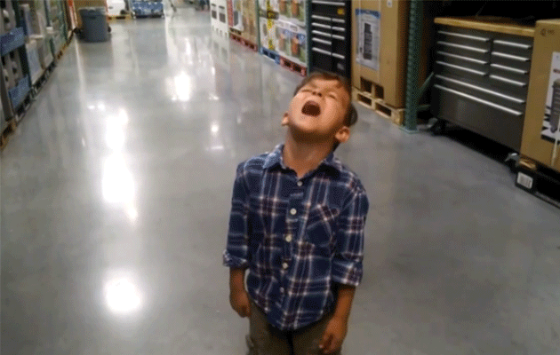 Kid chucks a tantrum over tupperware.