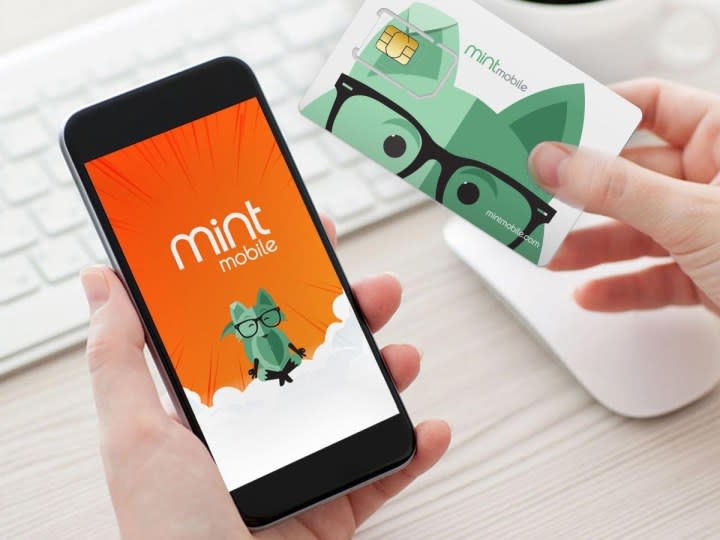 Mint Mobile device with card