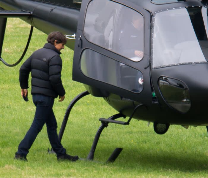 Tom Cruise subiendo al helicóptero de la saga Misión imposible