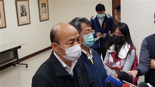 韓國瑜主持市府一級防疫會議，談論口罩禁出口爭議。（圖／記者程永銘攝影）