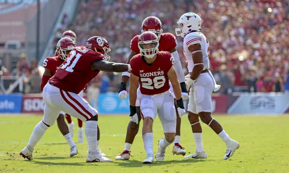 Oct. 8, 2022; Dallas, Texas; Oklahoma Sooners linebacker Danny Stutsman (28) reacts during the first half against the Texas Longhorns at the Cotton Bowl. Kevin Jairaj-USA TODAY Sports