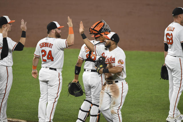 LEADING OFF: Scherzer vs streaking Phils, Jiménez on HR tear