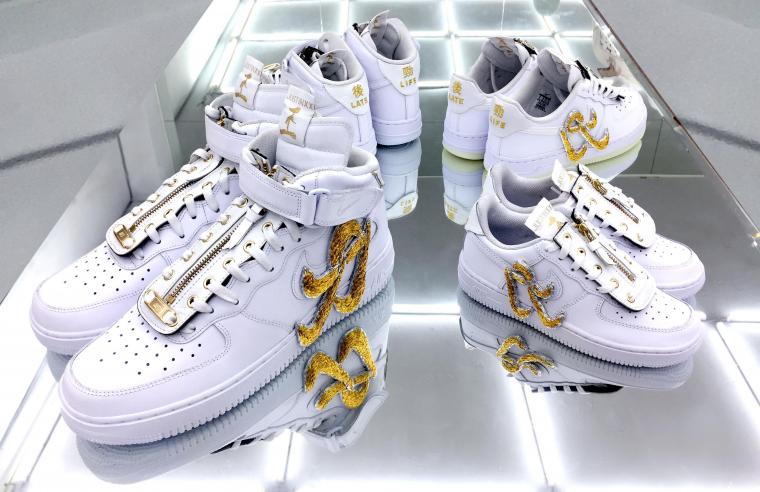 Nike特別邀請臺灣設計師JUST IN XX周裕穎，為王建民客製設計專屬的NIKE AIR FORCE 1。