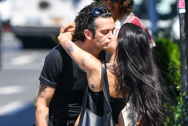 <p>TheImageDirect.com</p> Matty Healy and model Gabbriette Bechtel kissing