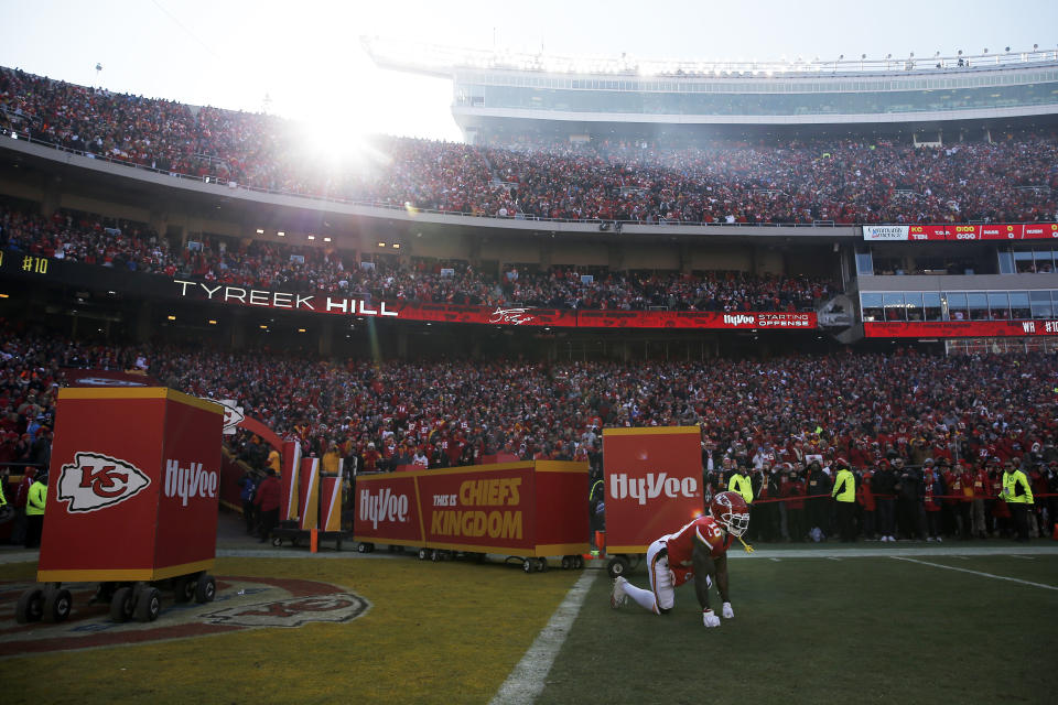 KANSAS CITY, MISSOURI - JANUARY 19: Tyreek Hill #10 of the Kansas City Chiefs takes the field before the AFC Championship Game against the Tennessee Titans at Arrowhead Stadium on January 19, 2020 in Kansas City, Missouri. (Photo by David Eulitt/Getty Images)