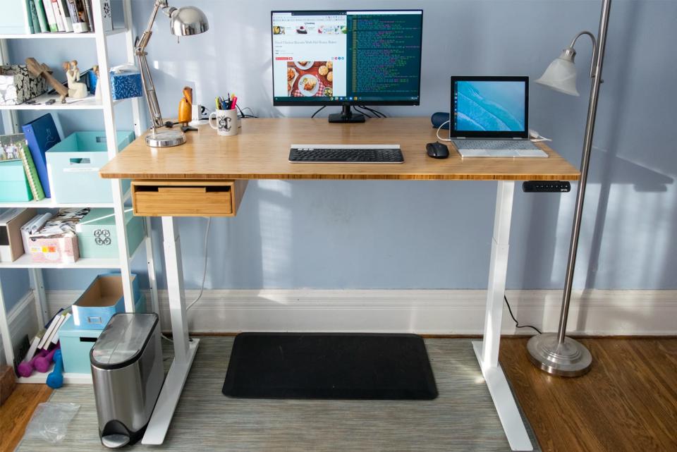 Standing desk