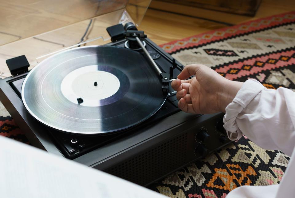 The Best Vinyl Record Players and Turntables for the Old-School Sound You Crave