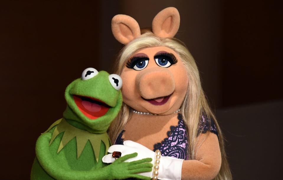 Aggressively Shipping Miss Piggy and Kermit