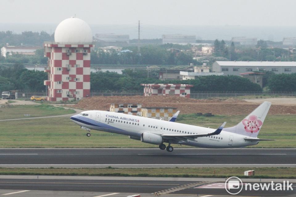 「中華航空」10月至12月規劃再增班5成，並恢復桃園－沖繩（琉球）航線，提供每日1班載客服務。（資料照）。   圖：張良一/攝