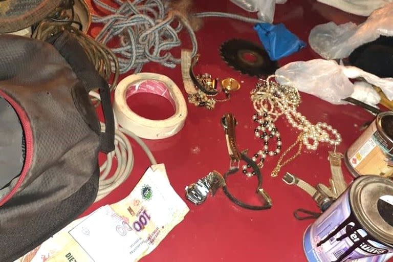 Los objetos secuestrados del robo a la anciana