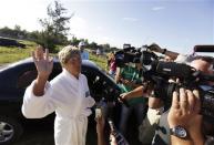 U.S. long-distance swimmer Diana Nyad talks to the media before her attempt to swim to Florida from Havana August 31, 2013. REUTERS/Enrique De La Osa