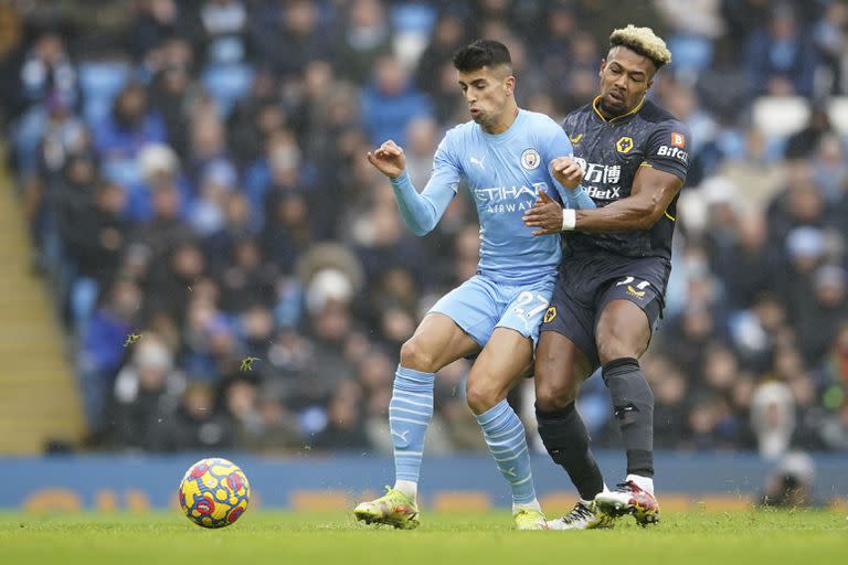 Joao Cancelo atraviesa un gran momento de forma con Manchester City; Adama Traoré busca recuperar su nivel en Wolves