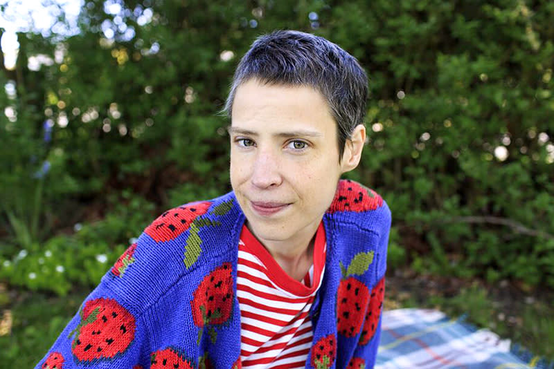 Geneviève Castrée Elverum was a Canadian cartoonist, illustrator, and musician who recorded under the names Woelv and Ô PAON. She was the wife of musician Phil Elverum (Mount Eerie, the Microphones). She passed away July 9 from pancreatic cancer. She was 35. (Photo: Getty)