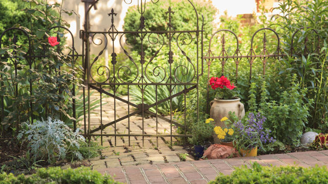 Small front garden ideas – 12 ways to maximize compact spaces