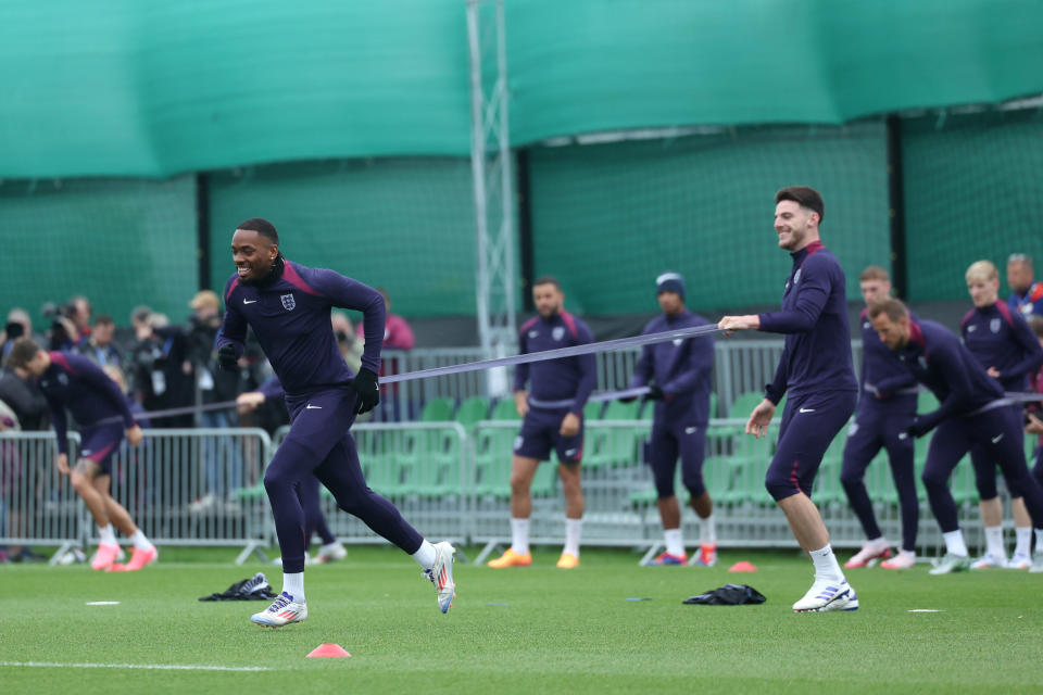 英格蘭球員積極備戰，準備迎接丹麥的挑戰。(Photo by Eddie Keogh - The FA/The FA via Getty Images)