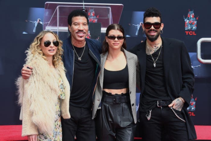 Lionel Richie con sus hijos Sofia, Nicole y Miles