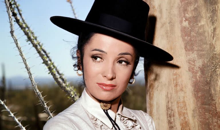 Linda Cristal, la actriz rosarina que hizo carrera en Hollywood