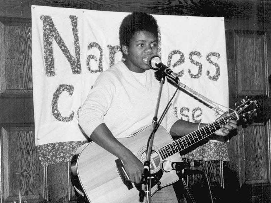 Folk singer Tracy Chapman performs in the mid-eighties.