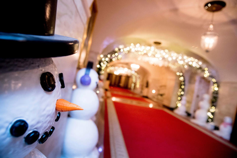 The Obamas unveil the 2016 White House holiday decorations