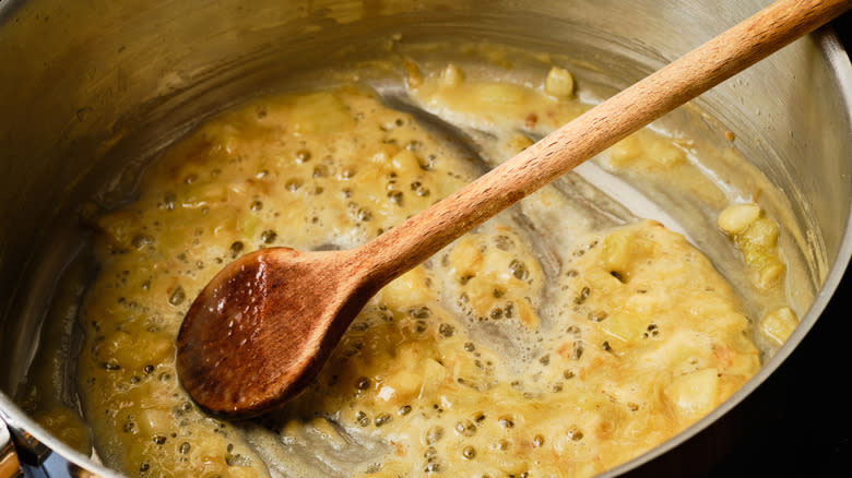 Making roux in a pan