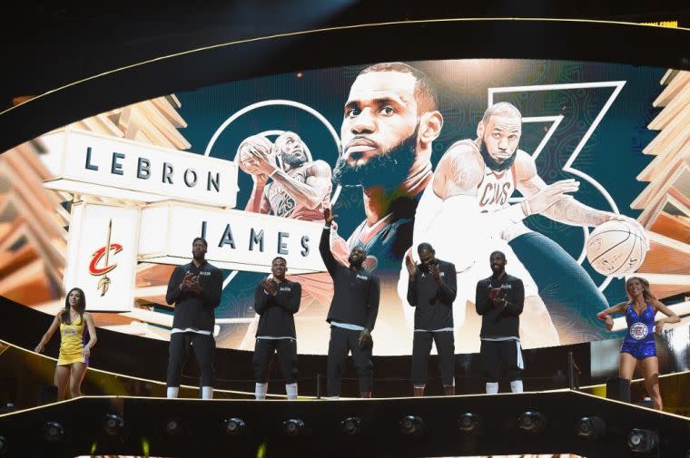 詹姆斯（Lebron James）加盟籃網？？？法新社