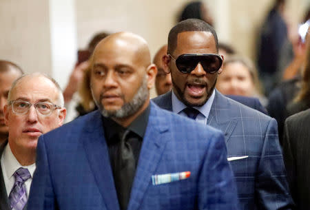Grammy-winning R&B star R. Kelly arrives for a child support hearing at a Cook County courthouse in Chicago, Illinois, U.S. March 6, 2019. REUTERS/Kamil Krzaczynski