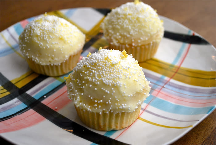 Snowy Lemon Cupcakes