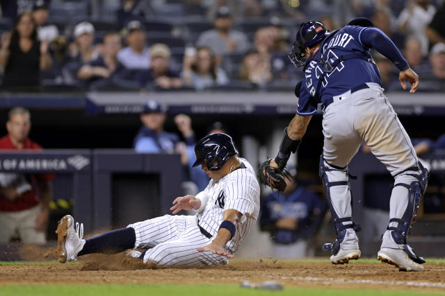 Aaron Hicks benched for defensive misplays in loss to Rays