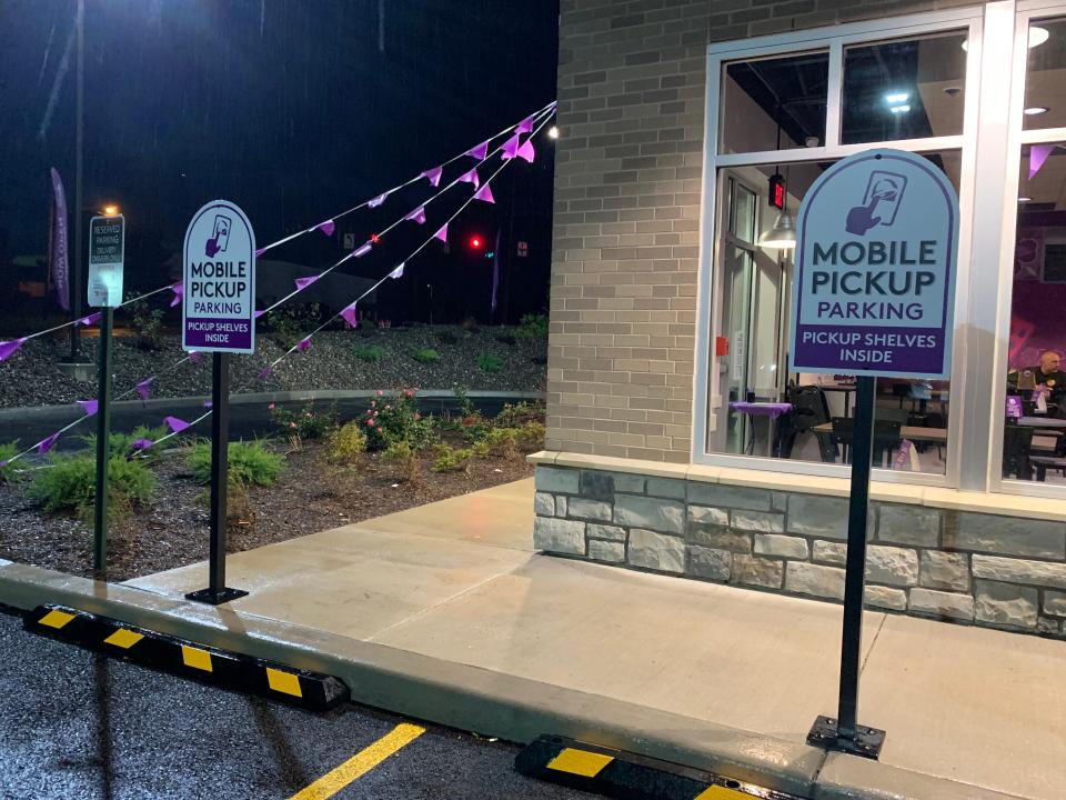 Taco Bell Go Mobile parking