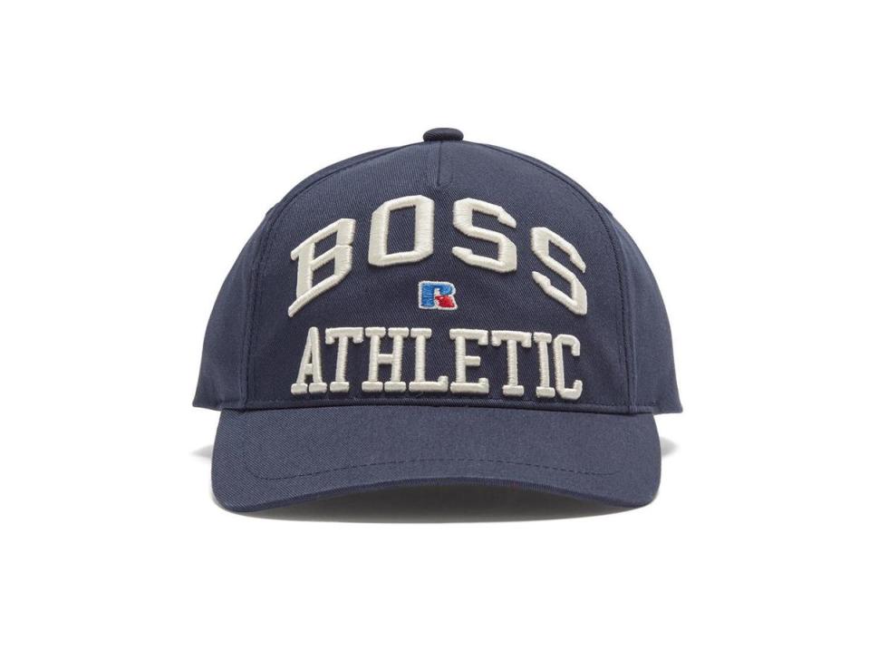 藍色棒球帽NT$2,600 BOSS X Russell Athletic 。（BOSS提供）