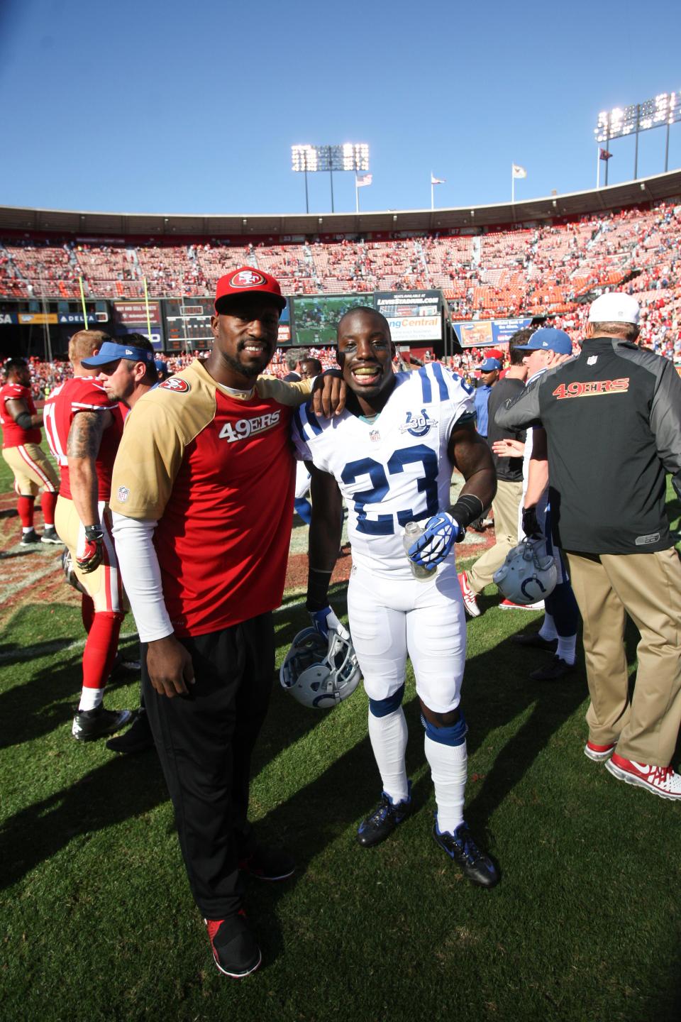 Former NFL Player Vontae Davis Family Guide