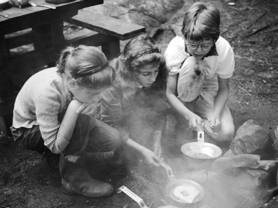 Vintage Camping girls 50s