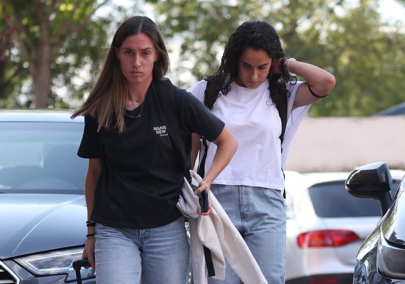 Spain women's soccer team arrive at their hotel