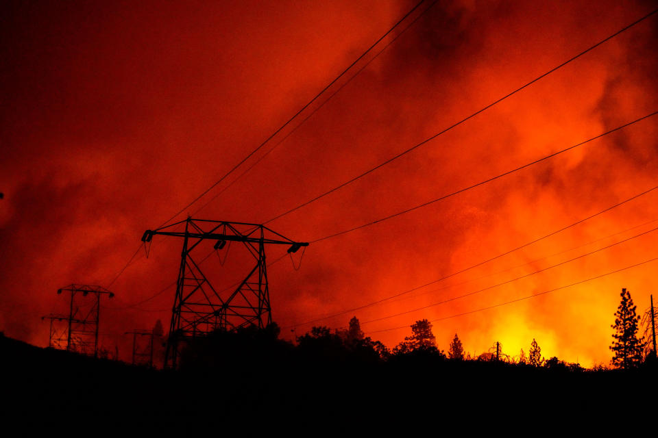 The Creek Fire creeps up on the Shaver Springs community on Sept. 8, 2020, in Auberry, California. (Photo: Kent Nishimura via Getty Images)