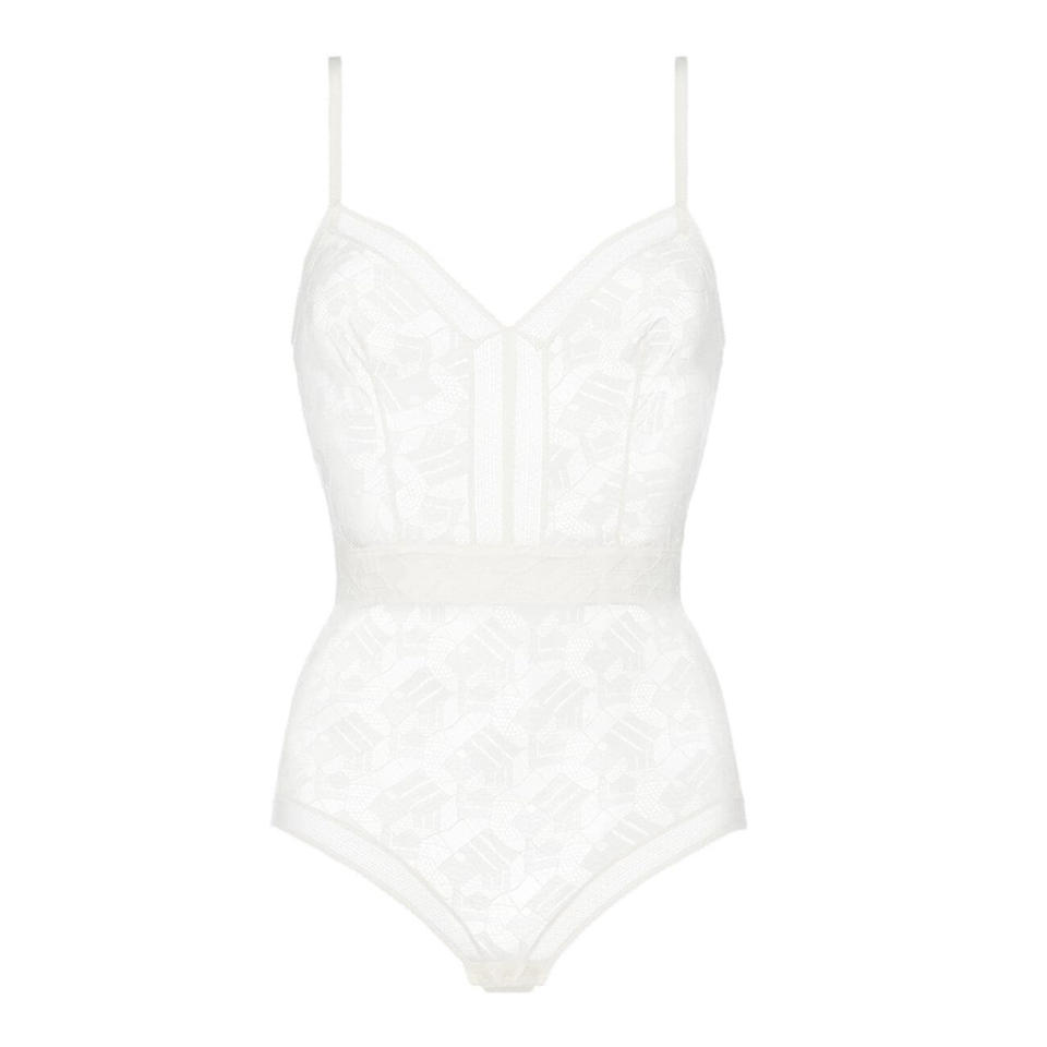 <p>Prix : 440 €</p><br><a href="https://www.eresparis.com/eu/fr/la-lingerie/622401-01306.html" rel="nofollow noopener" target="_blank" data-ylk="slk:Acheter;elm:context_link;itc:0;sec:content-canvas" class="link ">Acheter</a>