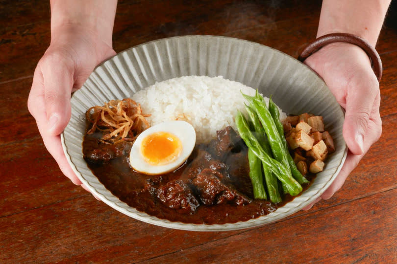 和牛咖哩飯。(圖／乾杯集團提供)