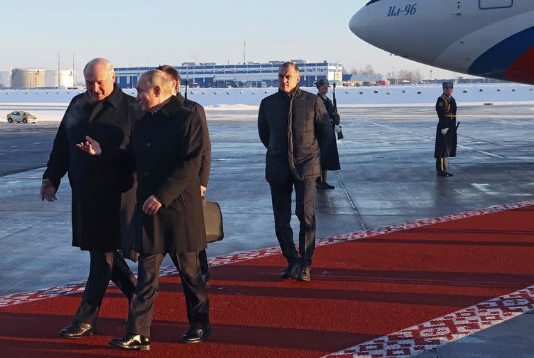 Lukashenko dice que durante su reunión con Putin “se pusieron muchos puntos sobre las íes”