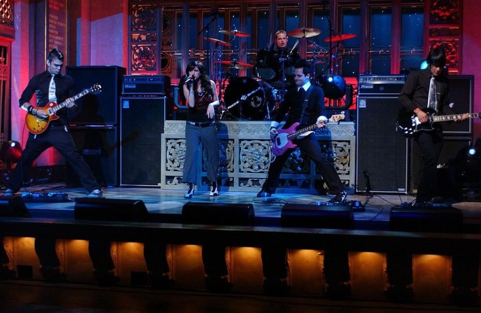 Simpson performing on SNL