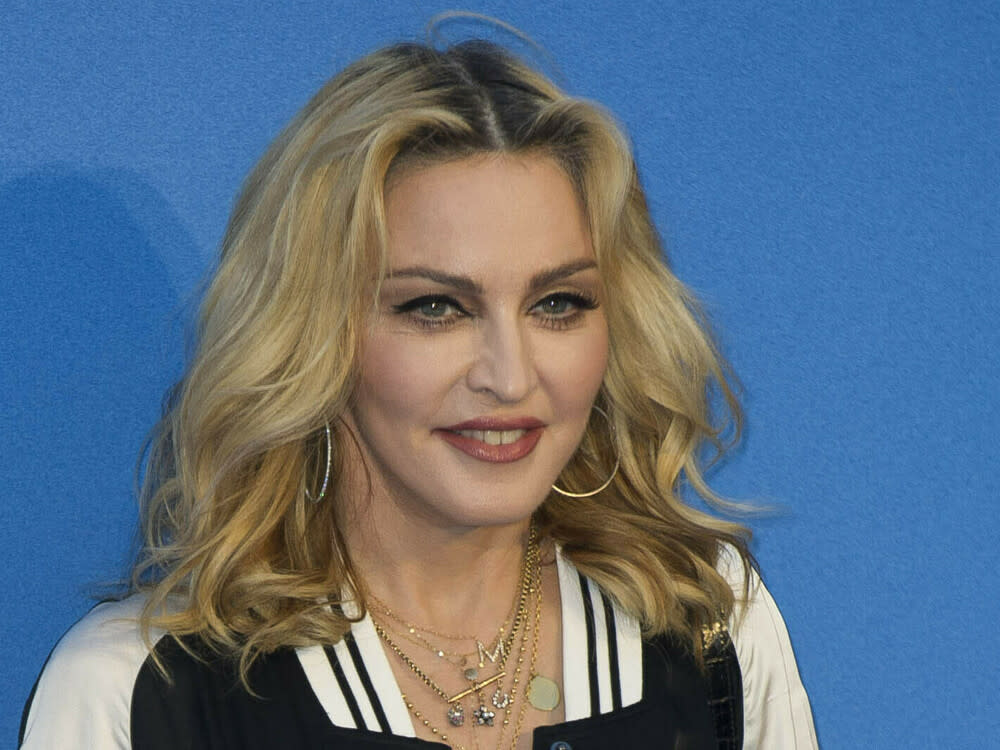 Madonna ist schwer verliebt (Bild: Landmark Media. pictures@lmkmedia.com. Tel:00 44 20 7033 3830/ImageCollect)